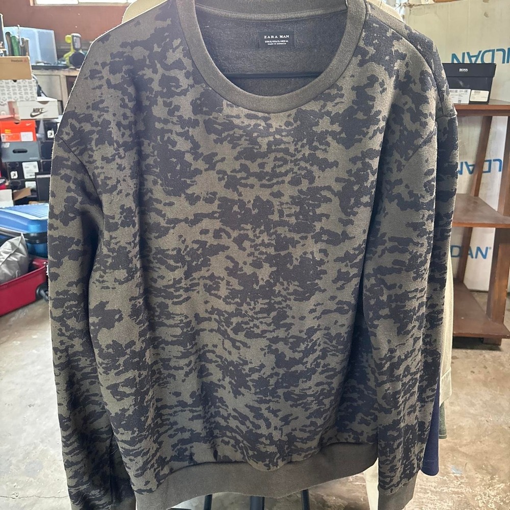 Zara Men's Camo Crewneck Sweatshirt